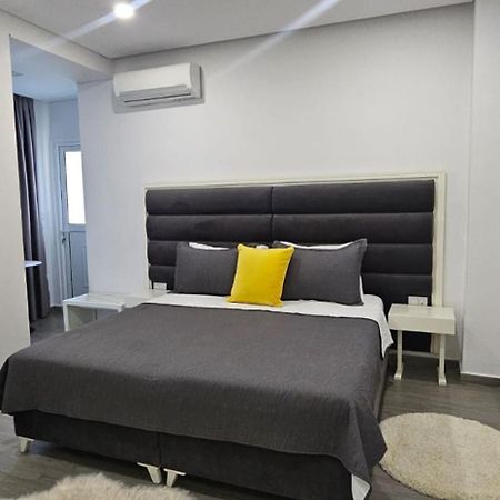 Edina By Hp Hotel Sarandë Exteriör bild