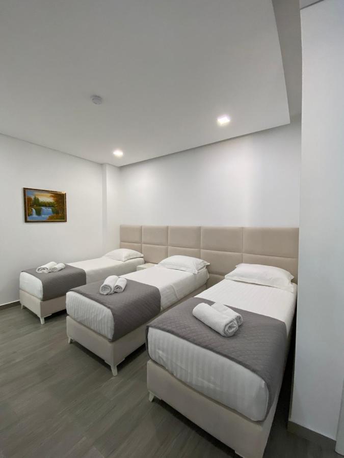 Edina By Hp Hotel Sarandë Exteriör bild