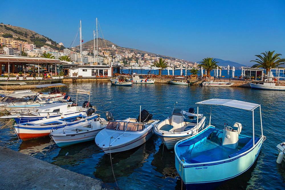 Edina By Hp Hotel Sarandë Exteriör bild