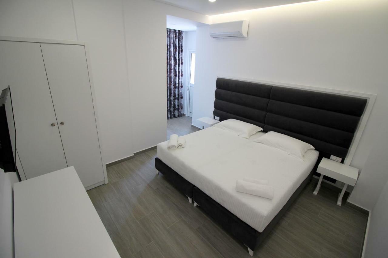 Edina By Hp Hotel Sarandë Exteriör bild