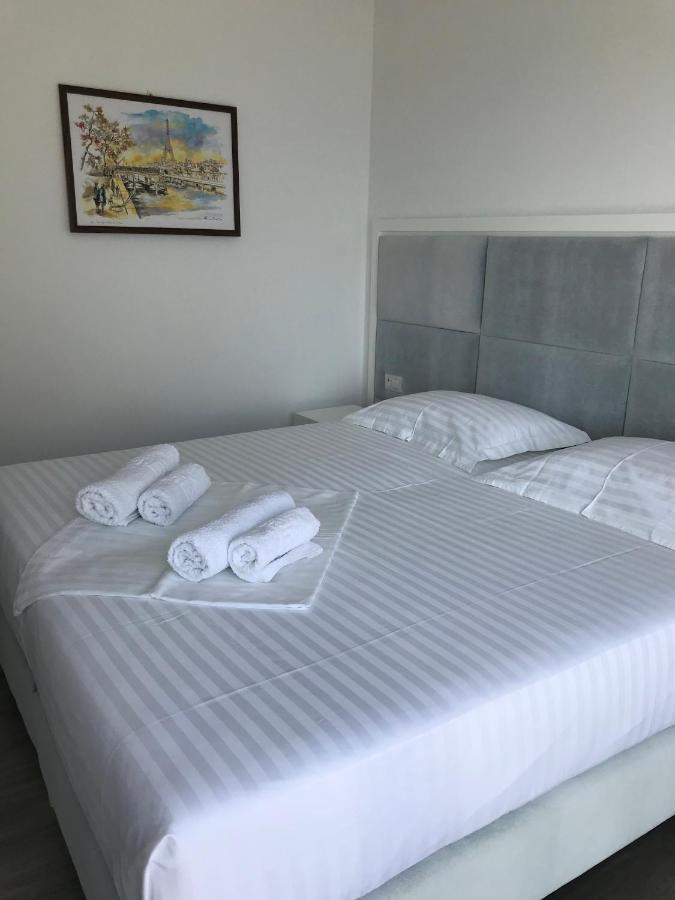 Edina By Hp Hotel Sarandë Exteriör bild